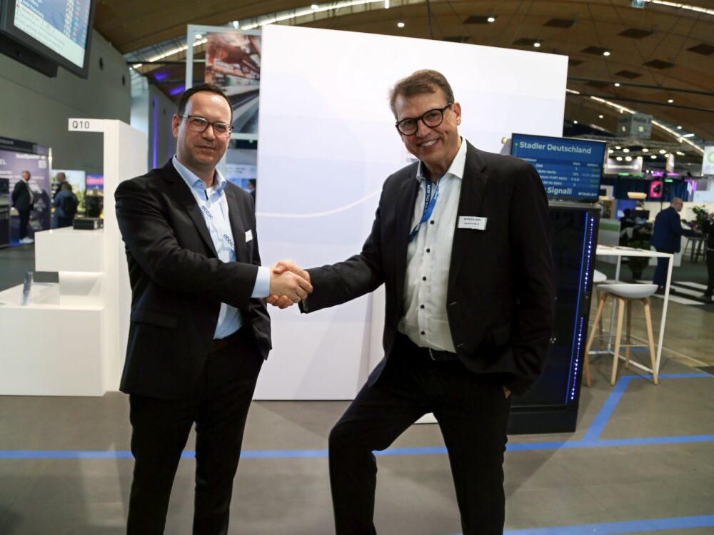 Marcel Velten, CEO ebblo Western Europe und Albrecht Teich, Managing Director von Stadler Signalling Germany
