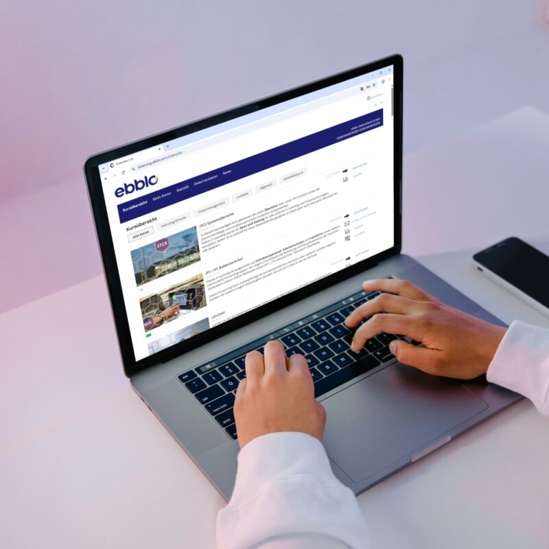 ebblo E-Learning auf einem Notebook